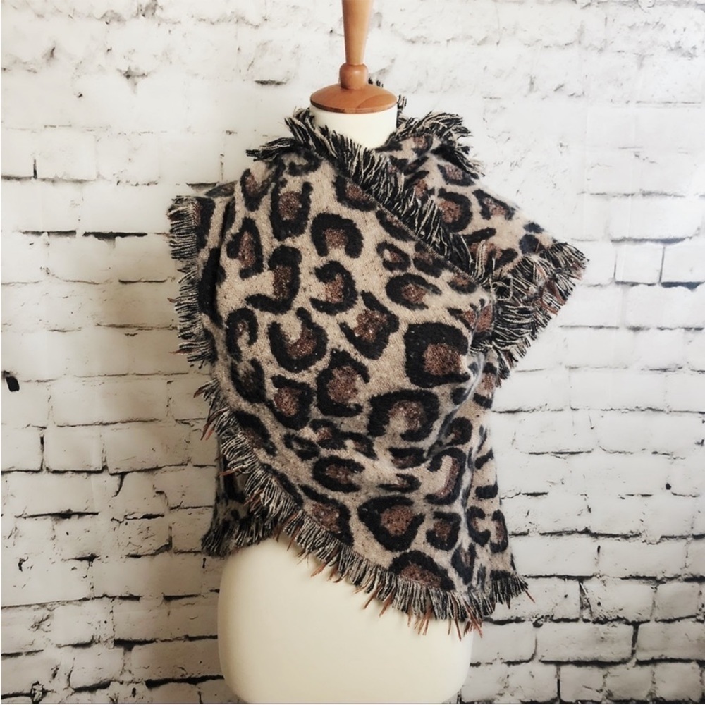 Altar’d State Leopard Scarf NWOT - Picture 4 of 7